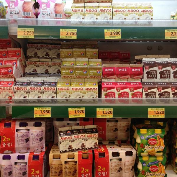 Photo taken at 롯데마트 (Lotte Mart) by Love,Insook K. on 1/22/2013