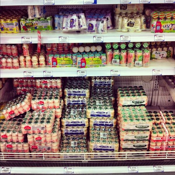 Photo taken at 홈플러스 / Home Plus by Jake M. on 3/13/2012