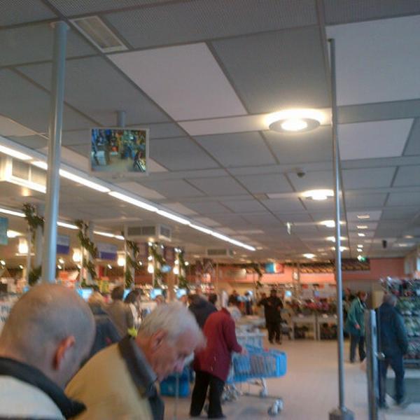 Photo taken at Albert Heijn by Diana H. on 12/24/2012-荷兰乌特勒支索斯特博格米斯特格罗特街2号 Photo taken at Albert Heijn by Diana H. on 12/24/2012
