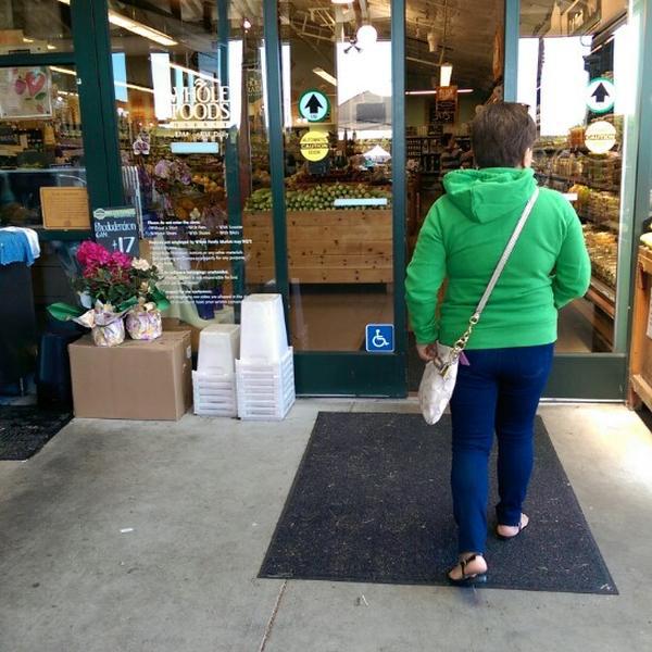 Photo taken at Whole Foods Market by Kevin B. on 5/11/2014-加尼福尼亚蒙特雷德尔蒙特康涅狄格800(在穆拉斯大道) Photo taken at Whole Foods Market by Kevin B. on 5/11/2014