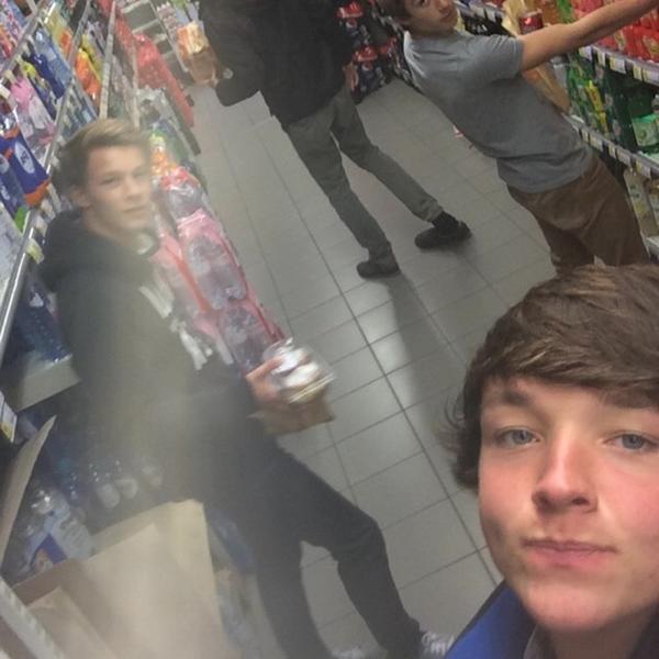 Photo taken at Proxy Delhaize by Chendo V. on 5/2/2014