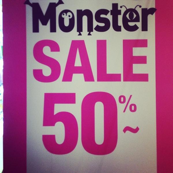 Photo taken at 올리브영 (OLIVE YOUNG) by ju a. on 2/21/2014