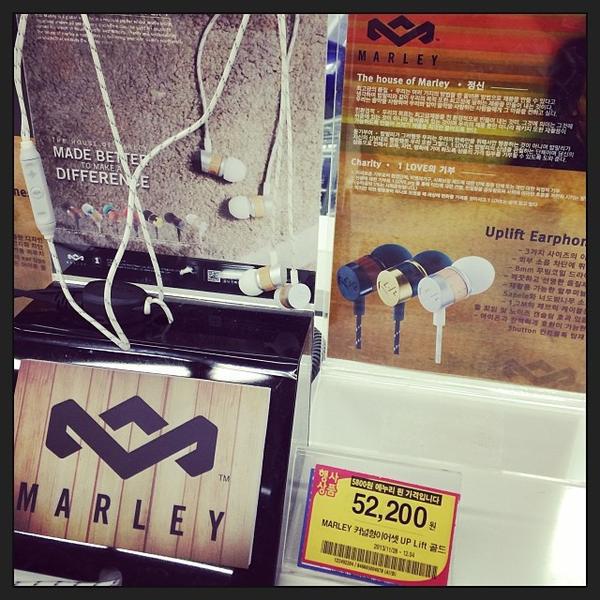 Photo taken at 홈플러스 (Home plus) by comace L. on 12/9/2013-首尔特别市中浪区353 Photo taken at 홈플러스 (Home plus) by comace L. on 12/9/2013