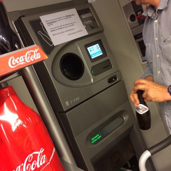 Photo taken at Proxy Delhaize by Constance D. on 5/23/2015