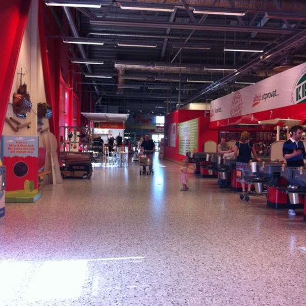 Photo taken at ICA Maxi by Niklas H. on 6/29/2011-瑞典西博滕省于默奥Strömpilsplatsen 41号 Photo taken at ICA Maxi by Niklas H. on 6/29/2011