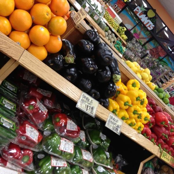 Photo taken at Trader Joe's by Trish K. on 12/3/2012-加利福尼亚州长滩贝尔斯登街风铃草大道北2222号 Photo taken at Trader Joe's by Trish K. on 12/3/2012