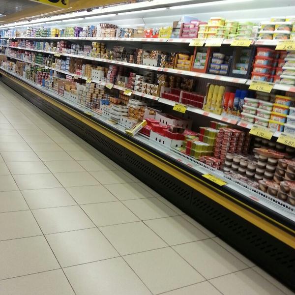 Photo taken at Mercadona Guadalupe by Antonio G. on 2/25/2014