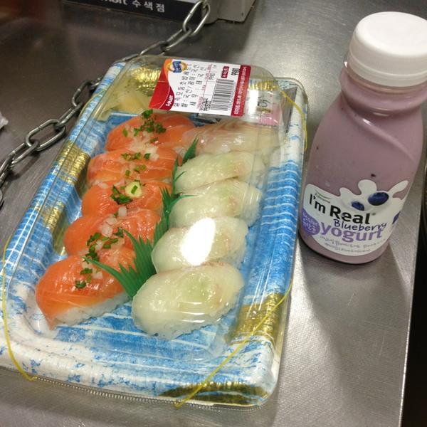 Photo taken at 이마트 (e-mart) by Jun L. on 8/2/2013-首尔特别市恩平区217易买得超市 Photo taken at 이마트 (e-mart) by Jun L. on 8/2/2013