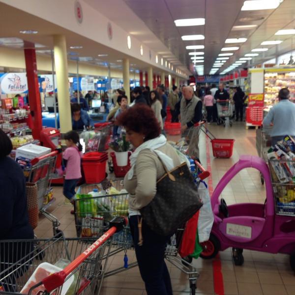 Photo taken at Bennet by Massimo M. on 10/5/2013-意大利伦巴第蒙塔诺卢奇诺恩佐拉蒂路2号 Photo taken at Bennet by Massimo M. on 10/5/2013