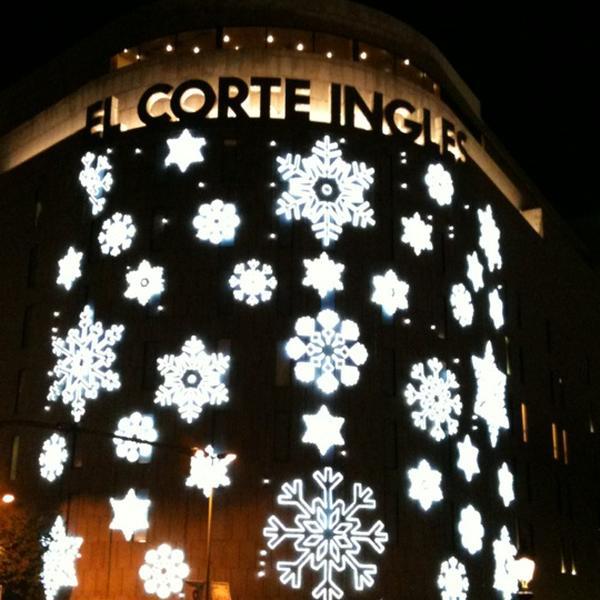 Photo taken at Supermercado El Corte Inglés by Thomas on 12/1/2012