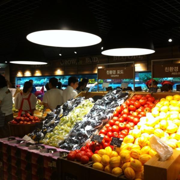Photo taken at SSG Food Market by Yongho L. on 6/30/2012-釜山海云台区海云台海边路1408 SSG食品超市 Photo taken at SSG Food Market by Yongho L. on 6/30/2012