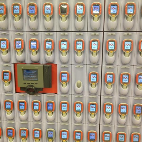 Photo taken at ICA Maxi by Tatiana T. on 9/30/2012