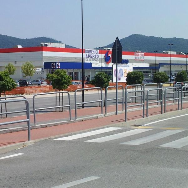 Photo taken at Iper Tosano by Ion N. on 8/4/2013-意大利威尼托科尔内多维琴蒂诺安东尼皮加费塔路42 Photo taken at Iper Tosano by Ion N. on 8/4/2013