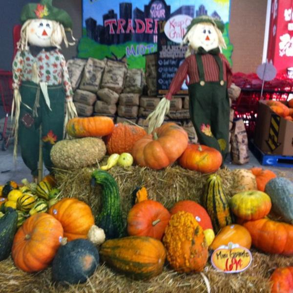 Photo taken at Trader Joe's by Patti P. on 10/5/2011-北卡罗来纳州夏洛特都市大道1133 Photo taken at Trader Joe's by Patti P. on 10/5/2011