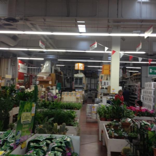 Photo taken at Auchan by Daniele P. on 10/21/2012-意大利威尼托布索伦戈费尔里那 Photo taken at Auchan by Daniele P. on 10/21/2012