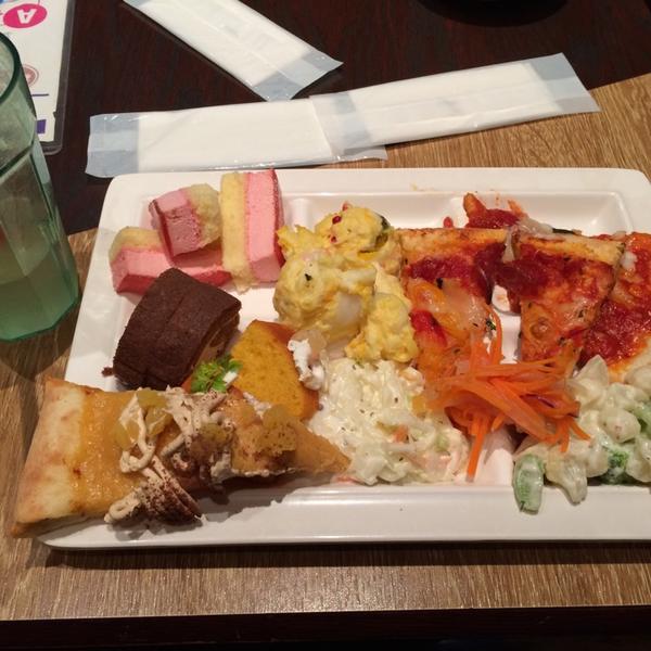 Photo taken at イオンモール香椎浜 by Zulka G. on 10/14/2014-福冈县福冈市东区香椎浜3-12-1 吉之岛超市 Photo taken at イオンモール香椎浜 by Zulka G. on 10/14/2014