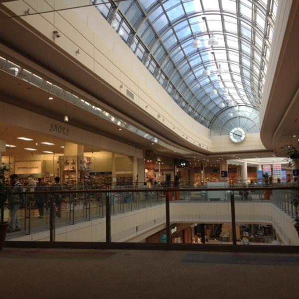 Photo taken at イオンモール香椎浜 by 正司 森. on 5/18/2012-福冈县福冈市东区香椎浜3-12-1 吉之岛超市 Photo taken at イオンモール香椎浜 by 正司 森. on 5/18/2012