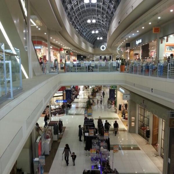 Photo taken at イオンモール香椎浜 by kokey on 11/25/2012-福冈县福冈市东区香椎浜3-12-1 吉之岛超市 Photo taken at イオンモール香椎浜 by kokey on 11/25/2012