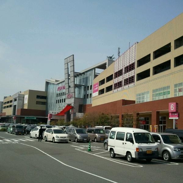 Photo taken at イオンモール香椎浜 by Tetsuyuki N. on 3/25/2013-福冈县福冈市东区香椎浜3-12-1 吉之岛超市 Photo taken at イオンモール香椎浜 by Tetsuyuki N. on 3/25/2013