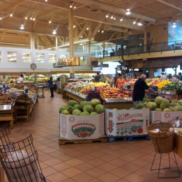 Photo taken at Loblaws by Mauro S. on 7/13/2012