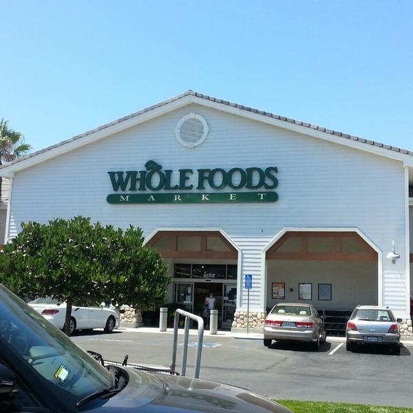 Photo taken at Whole Foods Market by Matthias S. on 8/7/2013-加利福尼亚州长滩太平洋海岸高速路6550号(在第二大街和圣加布里埃尔河之间) Photo taken at Whole Foods Market by Matthias S. on 8/7/2013