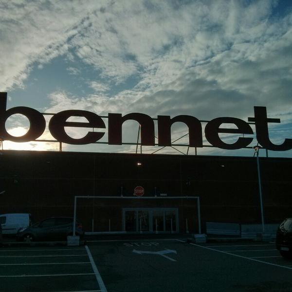 Photo taken at Bennet by Luca P. on 2/11/2014-意大利伦巴第万扎盖洛 Photo taken at Bennet by Luca P. on 2/11/2014