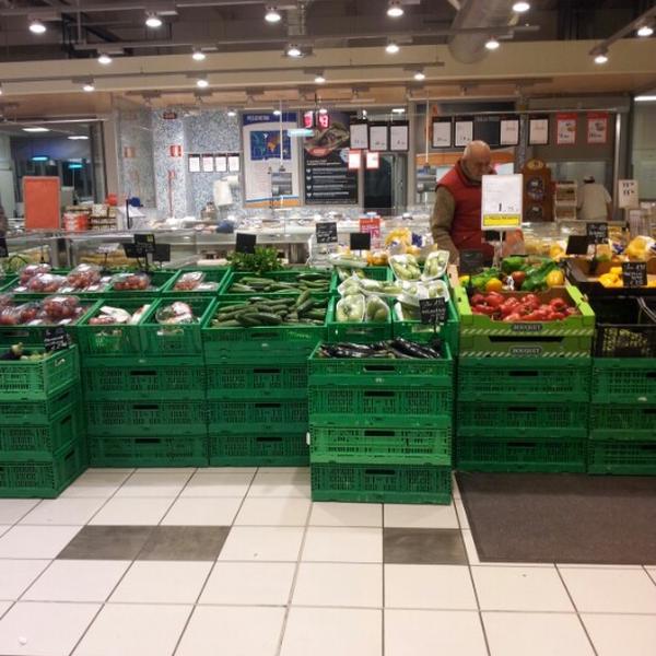 Photo taken at Coop Zola by Peter J B. on 1/24/2013