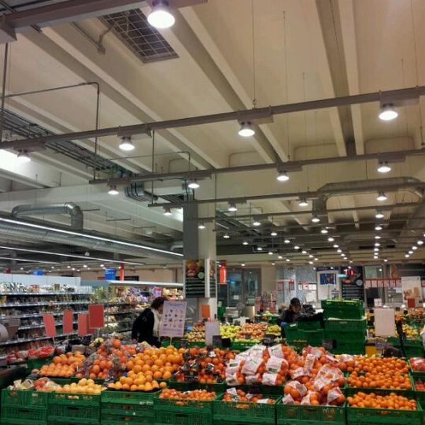 Photo taken at Coop Zola by Peter J B. on 2/28/2012