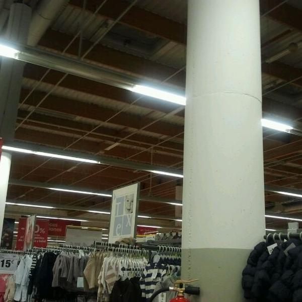 Photo taken at Carrefour El Saler by Carlos d. on 11/9/2011-西班牙巴伦西亚洛佩兹皮尼罗教授大道16号 Photo taken at Carrefour El Saler by Carlos d. on 11/9/2011