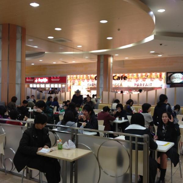 Photo taken at イオンタウン大垣 by Yuya T. on 3/20/2012-岐阜县大垣市三冢町丹瀬463-1号 泉屋百货 Photo taken at イオンタウン大垣 by Yuya T. on 3/20/2012