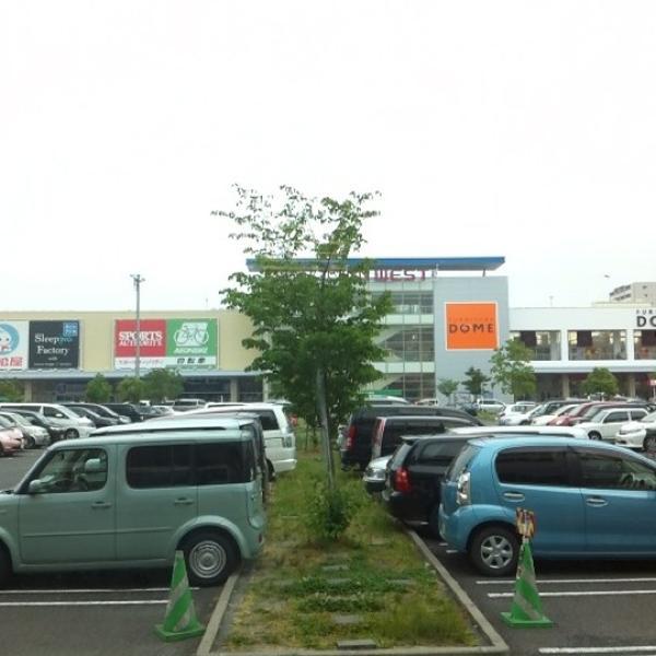 Photo taken at イオンタウン大垣 by Makoto F. on 5/25/2012-岐阜县大垣市三冢町丹瀬463-1号 泉屋百货 Photo taken at イオンタウン大垣 by Makoto F. on 5/25/2012