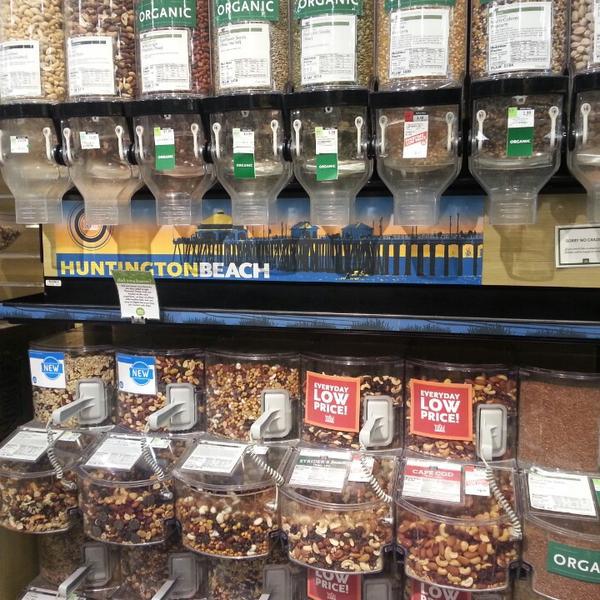 Photo taken at Whole Foods Market by Aldous Noah on 5/31/2013-加利福尼亚州亨廷顿比奇埃丁格大道#150(在海滩大道) Photo taken at Whole Foods Market by Aldous Noah on 5/31/2013