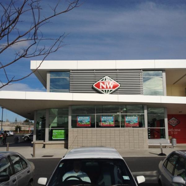 新西兰当地居民买的特产New World超市奥克兰市店图片库 新西兰当地居民买的特产New World超市奥克兰市店图片库