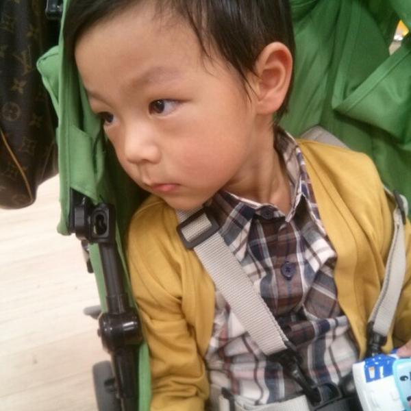 Photo taken at 이마트 (E-Mart) by Dong-ho J. on 10/3/2012-庆尚南道晋州仁寺洞12号易买得超市 Photo taken at 이마트 (E-Mart) by Dong-ho J. on 10/3/2012