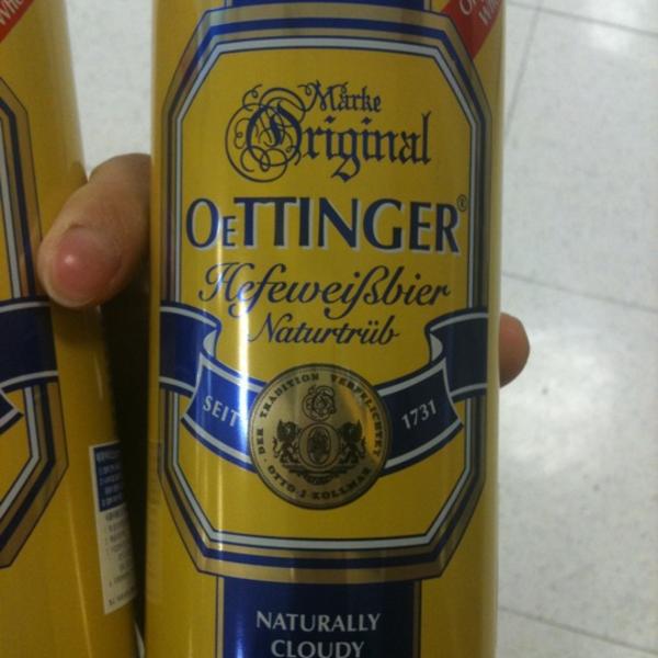 Photo taken at 이마트 (E-Mart) by titicacajjui on 1/6/2011-庆尚南道晋州仁寺洞12号易买得超市 Photo taken at 이마트 (E-Mart) by titicacajjui on 1/6/2011