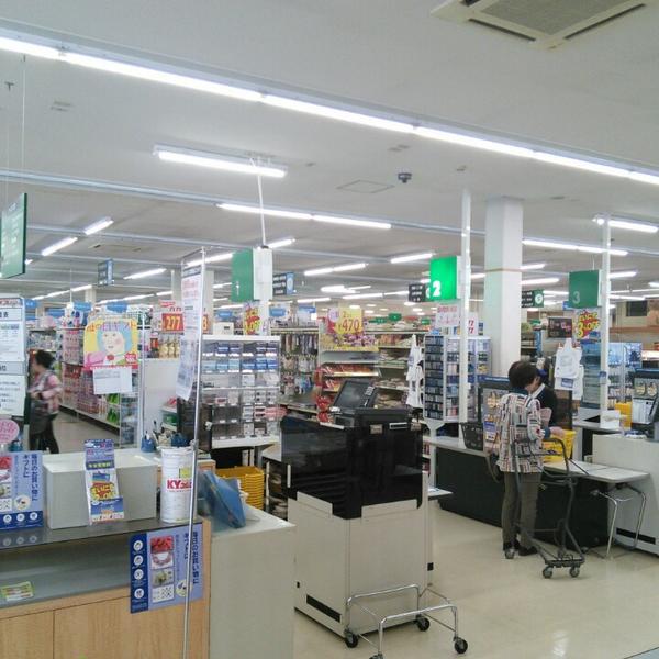 西友百货塩尻野村店 长野县盐尻市广冈野村1787-130 西友百货