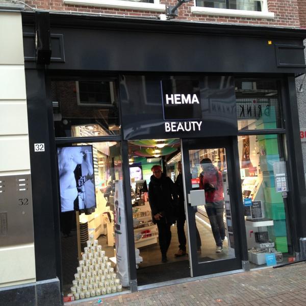 Photo taken at HEMA by Jolanda d. on 1/19/2013-荷兰北荷兰省哈勒姆十字街51号 Photo taken at HEMA by Jolanda d. on 1/19/2013
