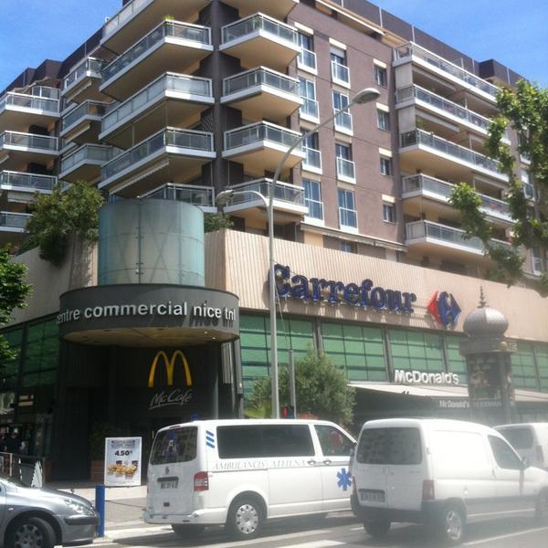 Photo taken at Carrefour by Les inséparables on 6/1/2013-法国尼斯罗屈埃比利埃街 Photo taken at Carrefour by Les inséparables on 6/1/2013