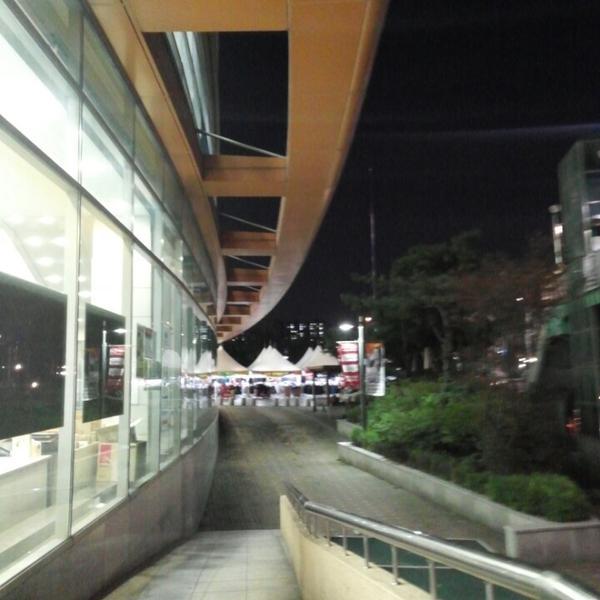 Photo taken at 롯데마트 (LOTTE Mart) by Kang S. on 10/20/2013-首尔九老区482乐天超市 Photo taken at 롯데마트 (LOTTE Mart) by Kang S. on 10/20/2013