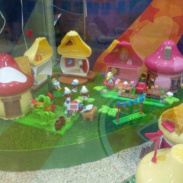 Photo taken at 롯데마트 (LOTTE Mart) by nalca on 9/28/2013-首尔九老区482乐天超市 Photo taken at 롯데마트 (LOTTE Mart) by nalca on 9/28/2013