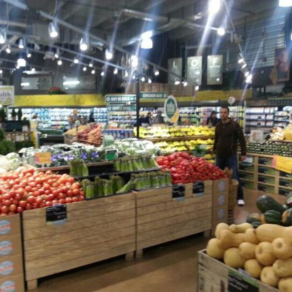 Photo taken at Whole Foods Market by Lissy C. on 11/20/2012-美国芝加哥金斯伯里街1550 Photo taken at Whole Foods Market by Lissy C. on 11/20/2012