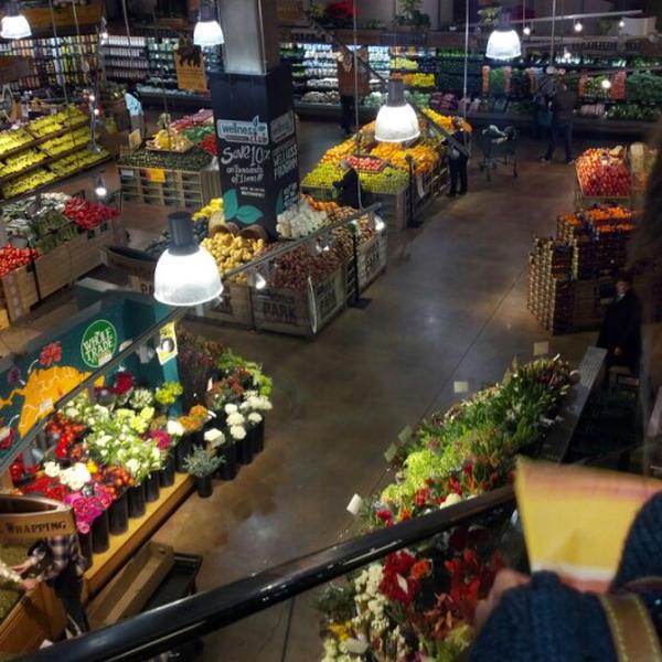 Photo taken at Whole Foods Market by Justin K. on 12/1/2012-美国芝加哥金斯伯里街1550 Photo taken at Whole Foods Market by Justin K. on 12/1/2012