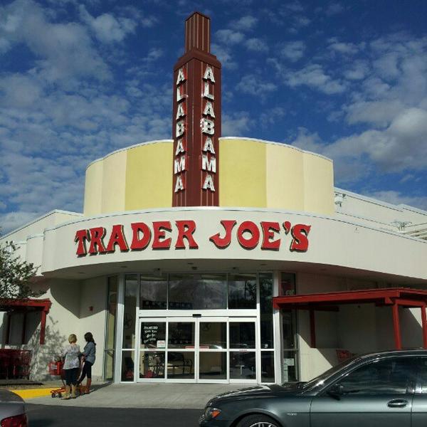 Photo taken at Trader Joe's by Hanh on 12/22/2012-德克萨斯州休斯敦市牧师路2922号 Photo taken at Trader Joe's by Hanh on 12/22/2012