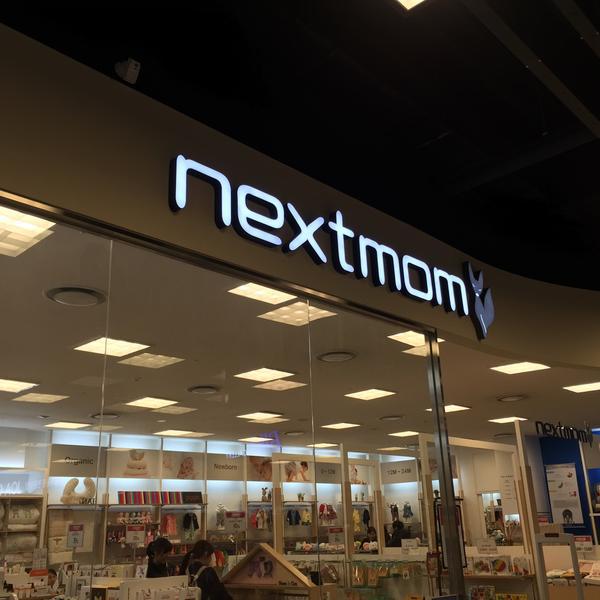 Photo taken at 롯데마트 (LOTTE Mart) by Jean P. on 3/7/2015