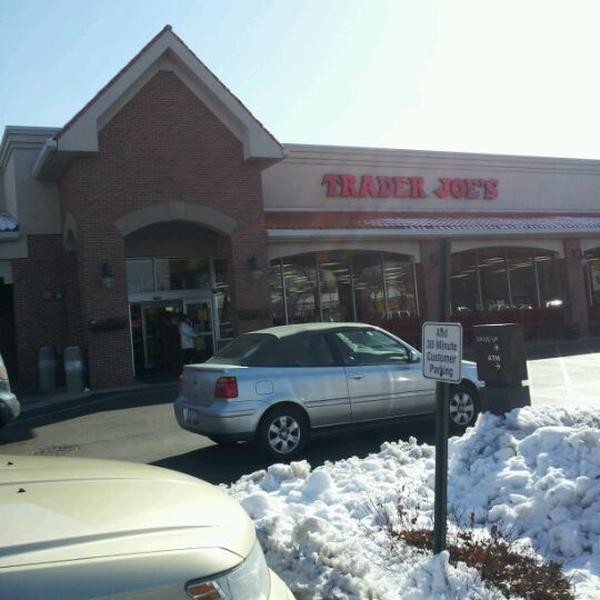 Trader Joe's乔氏连锁埃尔金店 伊利诺格伦维尤沃基根路1407（湖街）