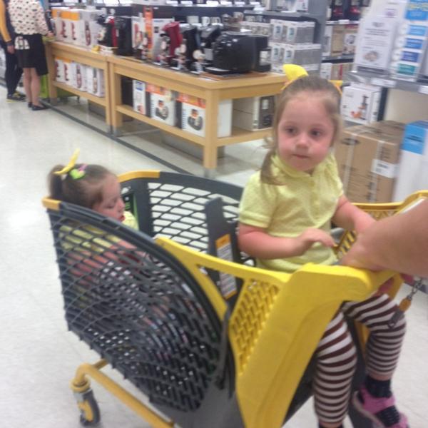 Photo taken at 이마트 (e-mart) by Natali-釜山广域市海云台511易买得超市 Photo taken at 이마트 (e-mart) by Natali