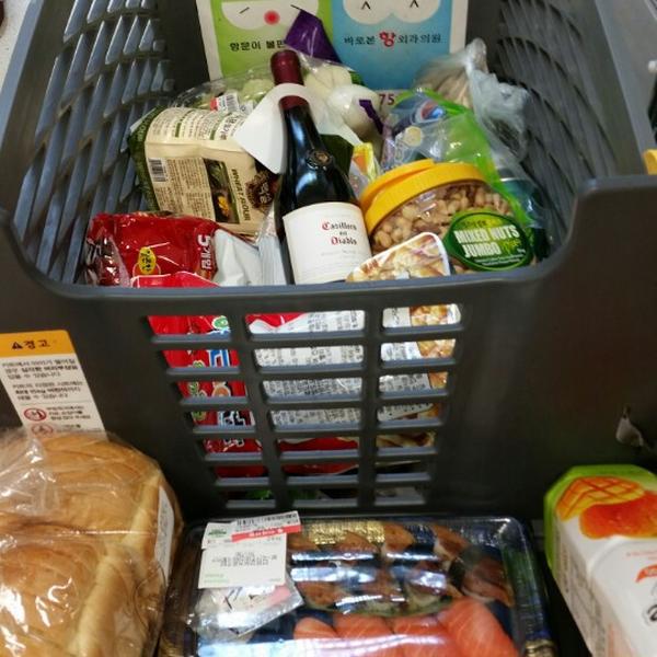 Photo taken at 이마트 (e-mart) by Jungmin K. on 6/7/2014-釜山广域市海云台511易买得超市 Photo taken at 이마트 (e-mart) by Jungmin K. on 6/7/2014