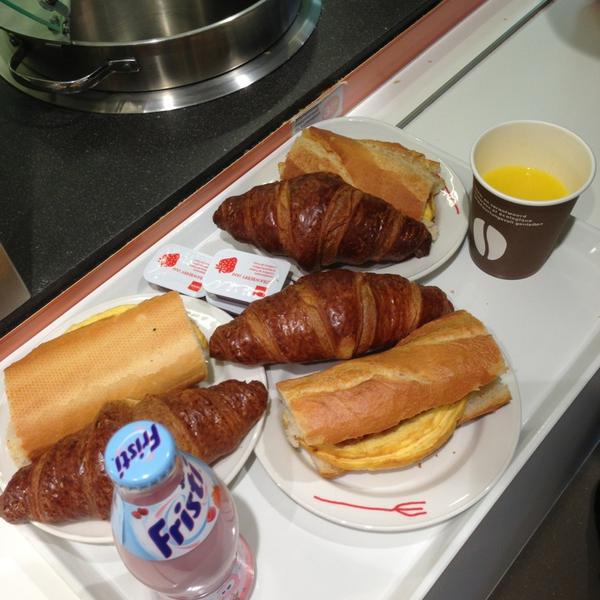 Photo taken at HEMA by Ricardo J. on 2/23/2013