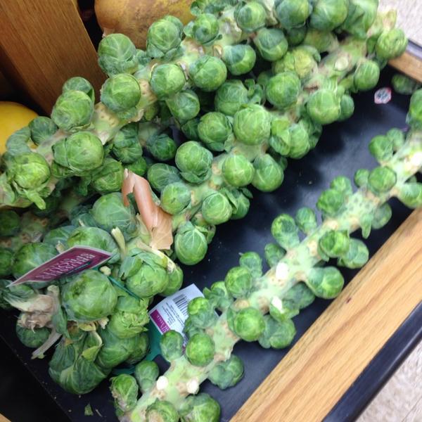 Photo taken at Trader Joe's by Eric W. on 10/20/2013-美国伊利诺斯州丹尼森市奥格登大道122 Photo taken at Trader Joe's by Eric W. on 10/20/2013