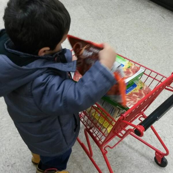 Photo taken at Trader Joe's by Dianne -美国伊利诺斯州丹尼森市奥格登大道122 Photo taken at Trader Joe's by Dianne